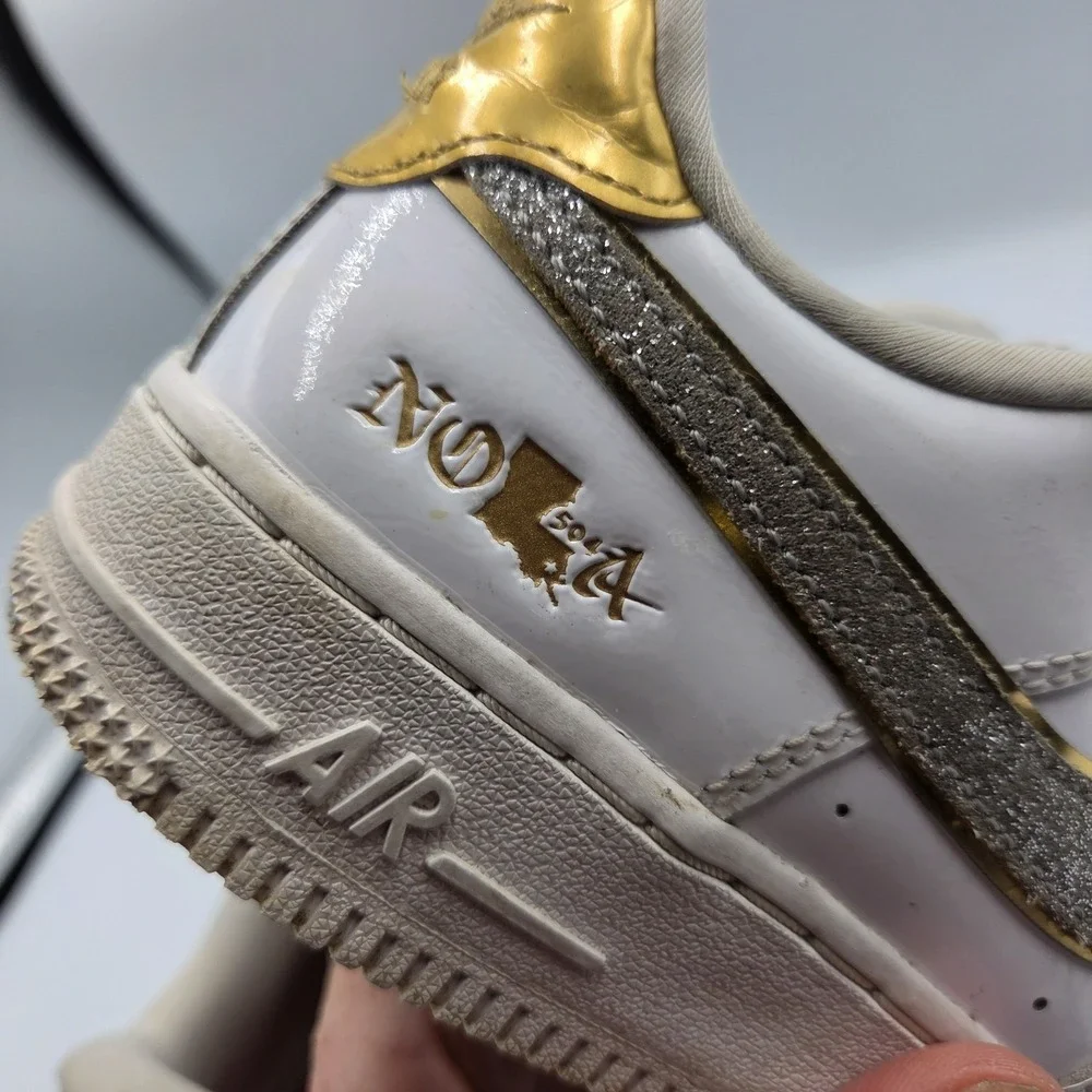 Nike Air Force 1 Low NOLA White / Gold Patent Leather Size 5Y